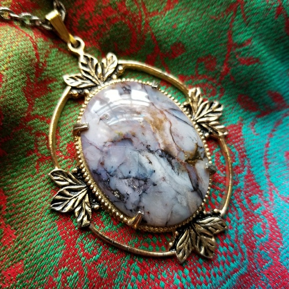 Vintage Jewelry - Vintage chunky grey stone necklace marble gold